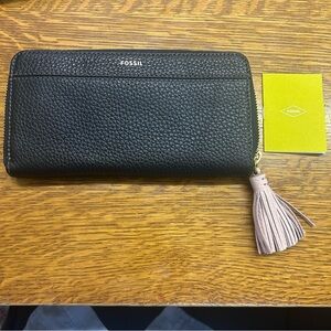 NWT Fossil Tara Zip Around Clutch Wallet Black Leather Tassel